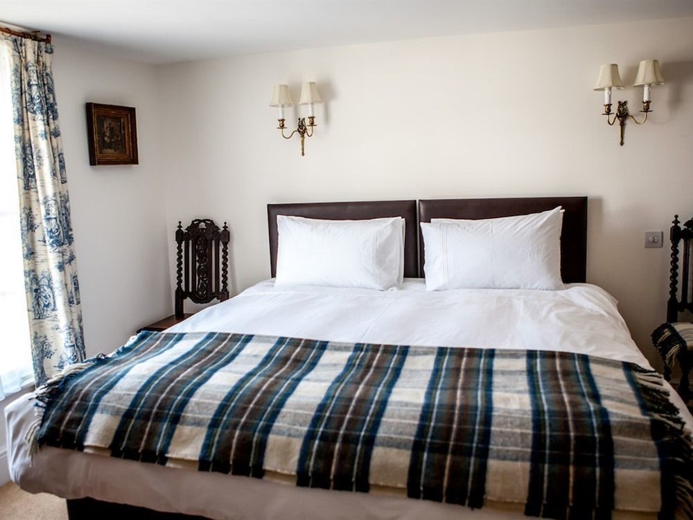 The Horse & Cart Hotel Peasmarsh Buitenkant foto