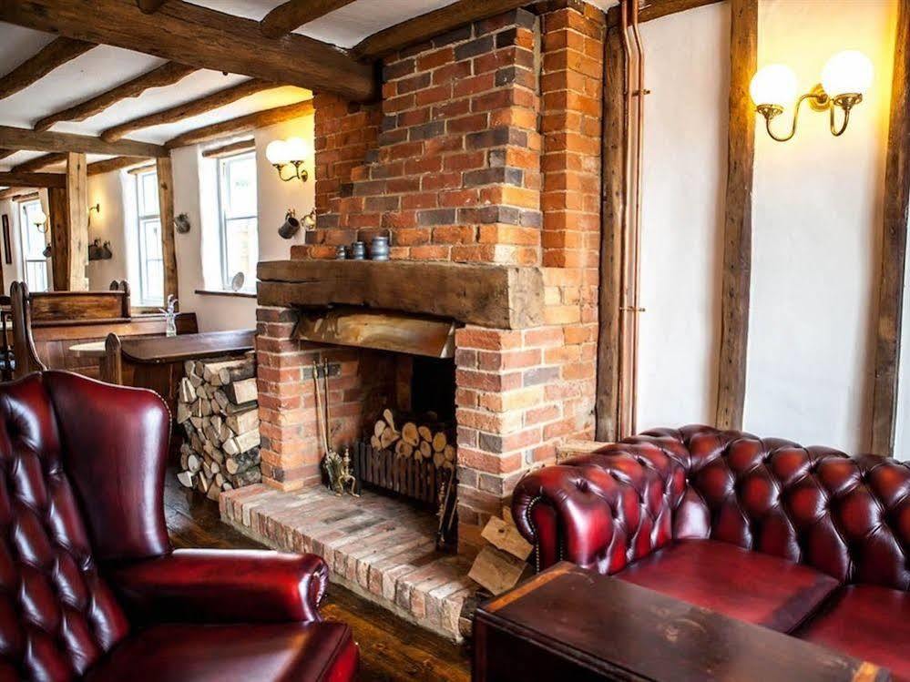 The Horse & Cart Hotel Peasmarsh Buitenkant foto